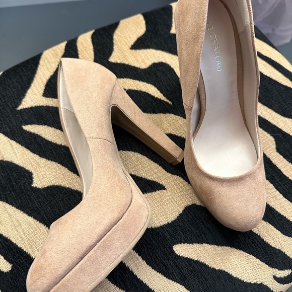 Size 7 Never worn Le Chateau heels. - Picture 7 of 7